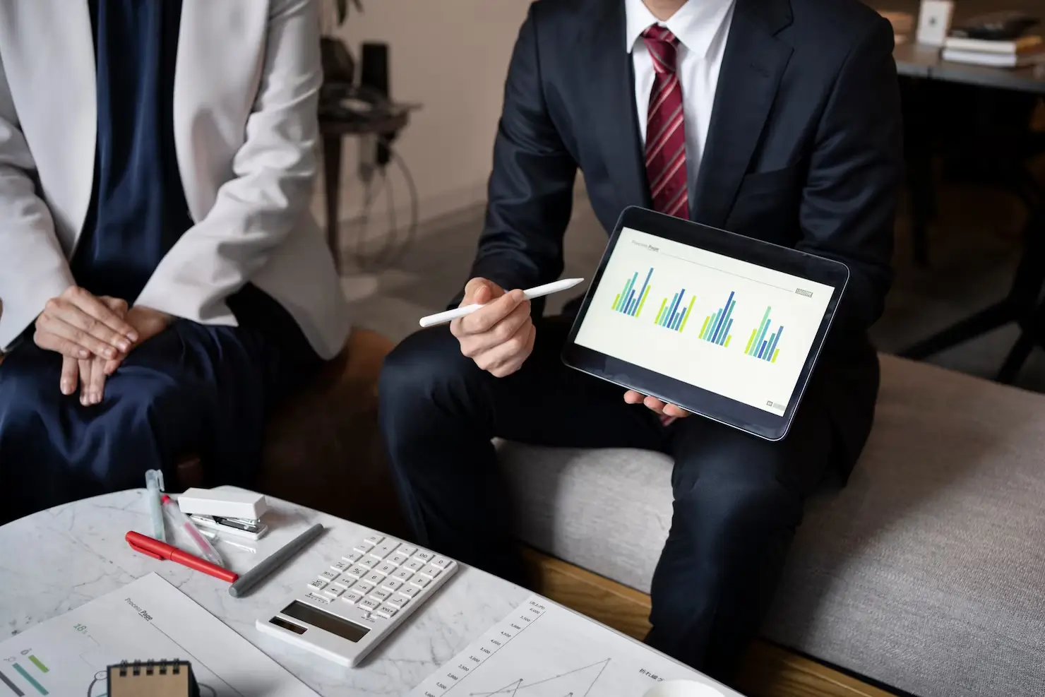 Marketing dashboard showing real estate inquiries and lead conversion trends